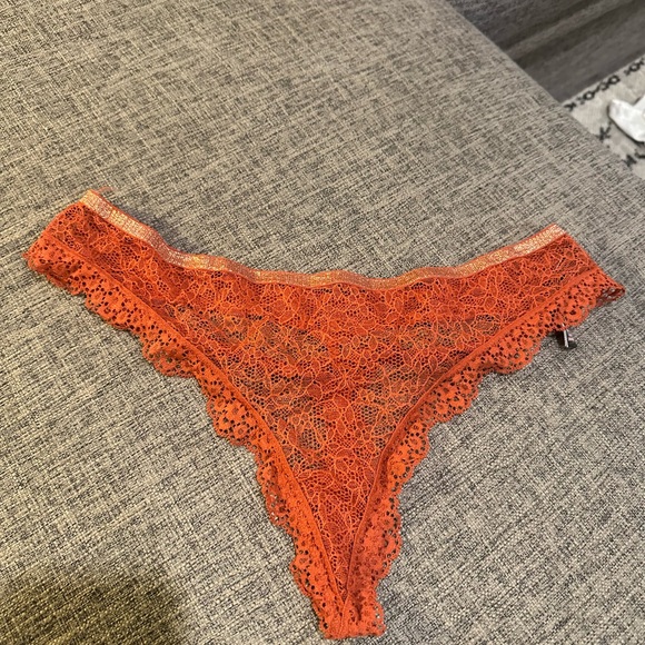 Victoria's Secret LOT 36D/36DD/ Large - Picture 9 of 16